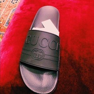 Gucci logo rubber slide sandal